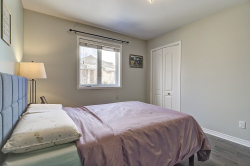 Bedroom - 8 Rue De La Seine, Candiac, QC - Indoor Photo Showing Bedroom