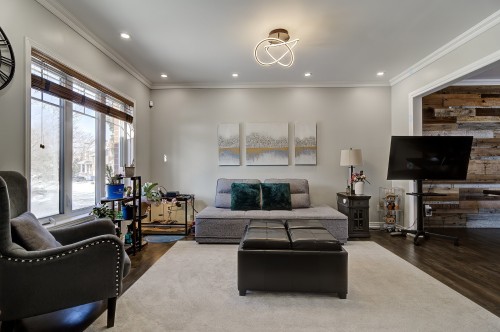 Living Room - 8 Rue De La Seine, Candiac, QC - Indoor Photo Showing Living Room