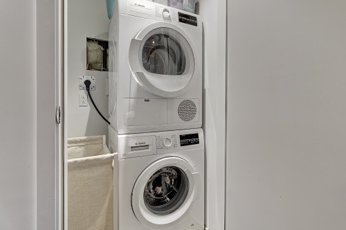 Laundry - 2009-1188 Av. Union, Montréal (Ville-Marie), QC - Indoor Photo Showing Laundry Room