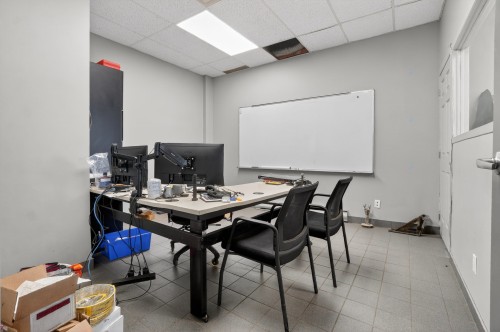 Office - 12845 Rue Jean-Grou, Montréal (Rivière-Des-Prairies/Pointe-Aux-Trembles), QC - Indoor Photo Showing Office