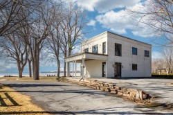 258 67e Rue O.  Venise-En-Québec, QC J0J 2K0