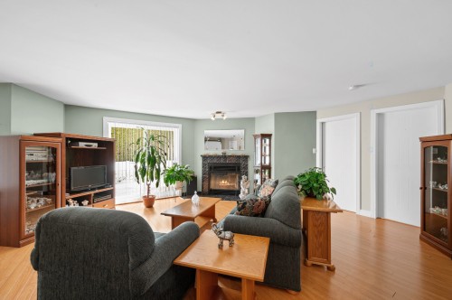 Salon - 1206 Av. Du Parc, Saint-Jérôme, QC - Indoor Photo Showing Living Room With Fireplace