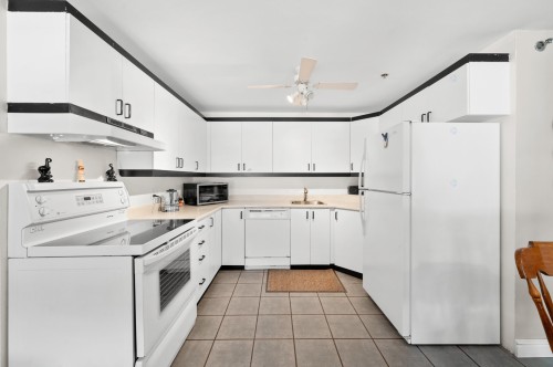 Cuisine - 1206 Av. Du Parc, Saint-Jérôme, QC - Indoor Photo Showing Kitchen