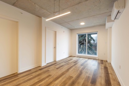 Living Room - 402-1620 Boul. De La Côte-Vertu, Montréal (Saint-Laurent), QC - Indoor Photo Showing Other Room