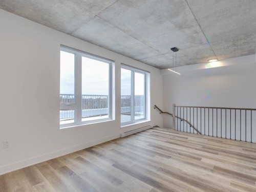 Living Room - 402-1620 Boul. De La Côte-Vertu, Montréal (Saint-Laurent), QC - Indoor Photo Showing Other Room