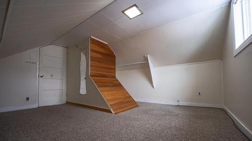608 4Th Avenue, Kimberley, BC - Indoor Photo Showing Other Room