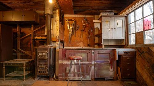 608 4Th Avenue, Kimberley, BC - Indoor Photo Showing Other Room