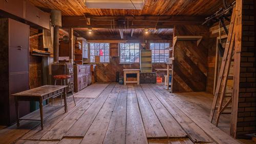 608 4Th Avenue, Kimberley, BC - Indoor Photo Showing Other Room
