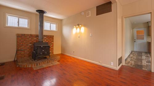 608 4Th Avenue, Kimberley, BC - Indoor Photo Showing Other Room