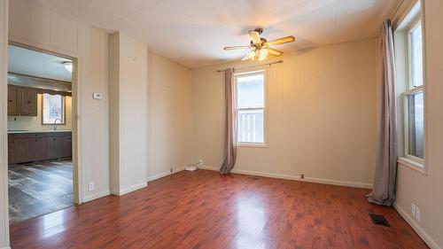 608 4Th Avenue, Kimberley, BC - Indoor Photo Showing Other Room