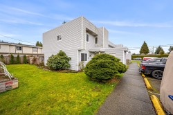 13-1440 13th St Courtenay, BC V9N 6C1