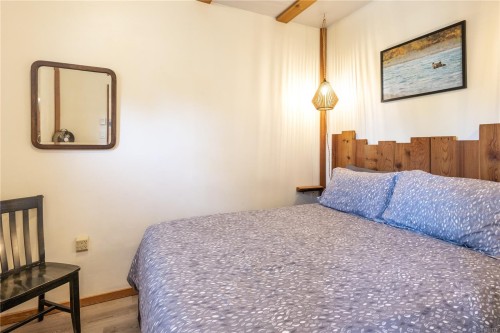 #3-1002 Peninsula Rd, Ucluelet, BC - Indoor Photo Showing Bedroom