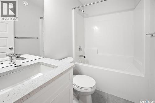 550 Traeger Manor, Saskatoon, SK - Indoor Photo Showing Bathroom