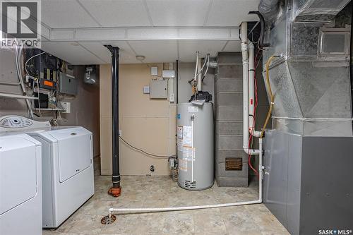 1410 Argyle Avenue, Saskatoon, SK - Indoor Photo Showing Laundry Room