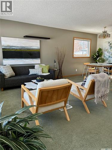1410 Argyle Avenue, Saskatoon, SK - Indoor Photo Showing Living Room