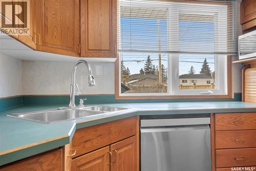 1410 Argyle Avenue, Saskatoon, SK - Indoor Photo Showing Kitchen With Double Sink