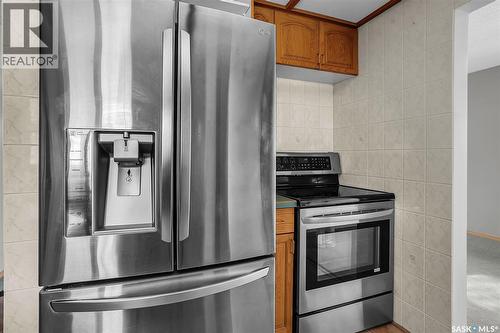 1410 Argyle Avenue, Saskatoon, SK - Indoor Photo Showing Kitchen With Stainless Steel Kitchen