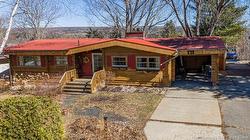 49 Pugsley ST  Nackawic, NB E6G 1B1