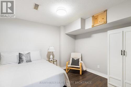 5 Bailey Crescent, Tiny, ON - Indoor Photo Showing Bedroom