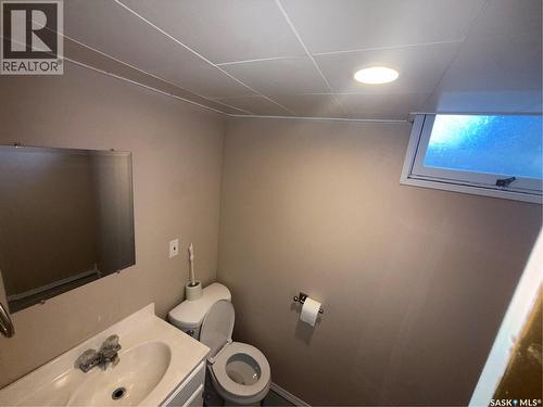 302 3Rd Avenue E, Assiniboia, SK - Indoor Photo Showing Bathroom