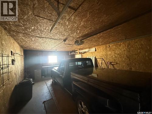 302 3Rd Avenue E, Assiniboia, SK - Indoor