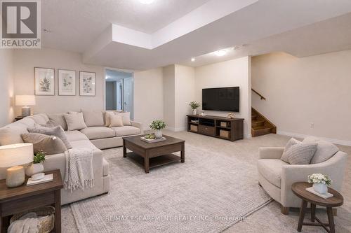 1203 Lorne Park Road, Mississauga, ON - Indoor Photo Showing Living Room