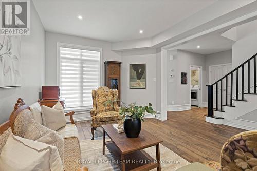 337 Sugar Pine Crescent, Ottawa, ON - Indoor Photo Showing Living Room