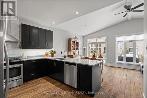 337 Sugar Pine Crescent, Ottawa, ON - Indoor Photo Showing Kitchen
