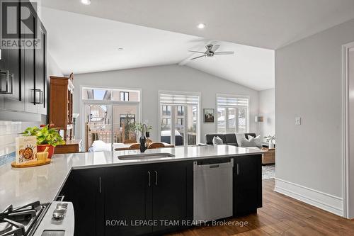 337 Sugar Pine Crescent, Ottawa, ON - Indoor Photo Showing Kitchen