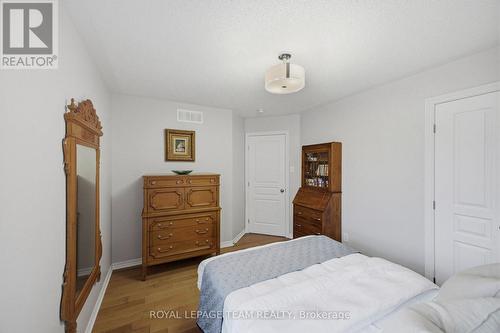 337 Sugar Pine Crescent, Ottawa, ON - Indoor Photo Showing Bedroom