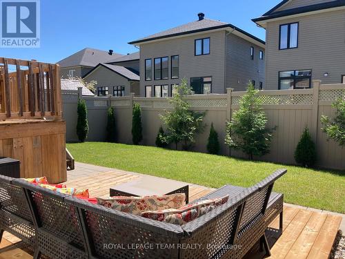 337 Sugar Pine Crescent, Ottawa, ON - Outdoor