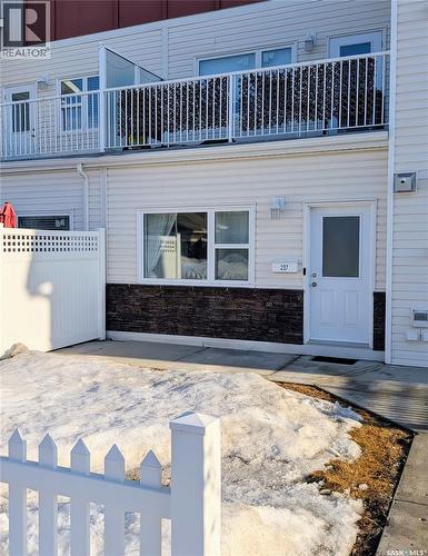 237 322 Lewin Way, Saskatoon, SK - Outdoor With Exterior