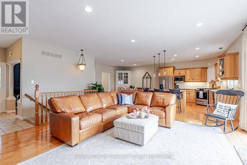 46821 Mapleton Line, Malahide, ON - Indoor Photo Showing Living Room