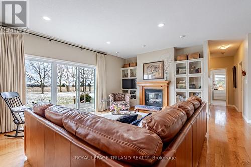 46821 Mapleton Line, Malahide, ON - Indoor Photo Showing Living Room With Fireplace