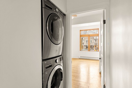 Salle de lavage - 74 Av. Mcnider, Montréal (Outremont), QC - Indoor Photo Showing Laundry Room