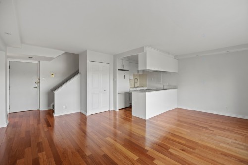 Living Room - 302-150 Rue Berlioz, Montréal (Verdun/Île-Des-Soeurs), QC - Indoor Photo Showing Kitchen