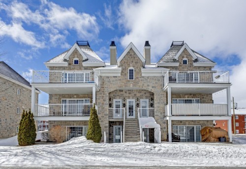 553 Rue des Bosquets  Sainte-Marthe-Sur-Le-Lac, QC J0N 1P0