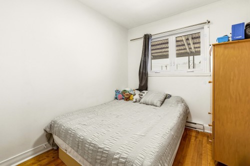 Bedroom - 3737 Boul. Henri-Bourassa O., Montréal (Saint-Laurent), QC - Indoor Photo Showing Bedroom