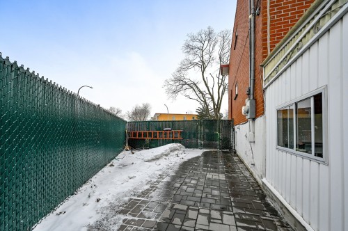 Courtyard - 3737 Boul. Henri-Bourassa O., Montréal (Saint-Laurent), QC - Outdoor