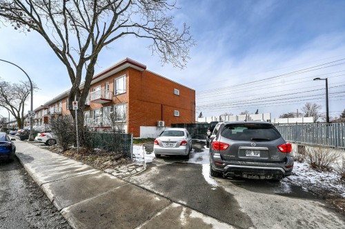 Parking - 3737 Boul. Henri-Bourassa O., Montréal (Saint-Laurent), QC - Outdoor