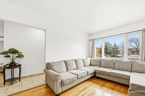Living Room - 3737 Boul. Henri-Bourassa O., Montréal (Saint-Laurent), QC - Indoor Photo Showing Living Room