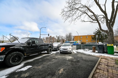 Parking - 3737 Boul. Henri-Bourassa O., Montréal (Saint-Laurent), QC - Outdoor