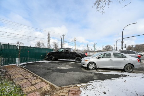 Parking - 3737 Boul. Henri-Bourassa O., Montréal (Saint-Laurent), QC - Outdoor