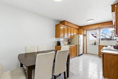 Dining Room - 3737 Boul. Henri-Bourassa O., Montréal (Saint-Laurent), QC - Indoor