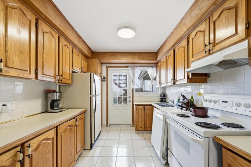 Kitchen - 3737 Boul. Henri-Bourassa O., Montréal (Saint-Laurent), QC - Indoor Photo Showing Kitchen With Double Sink