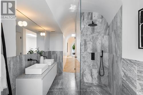 44 Foxley Street, Toronto, ON - Indoor Photo Showing Bathroom