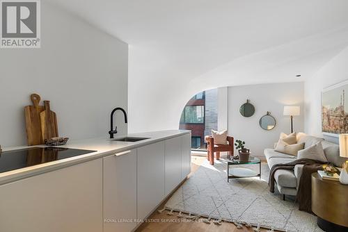 44 Foxley Street, Toronto, ON - Indoor