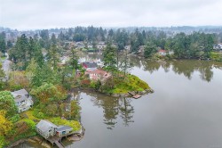 2898 Glenwood Ave Saanich, BC V9A 2S2