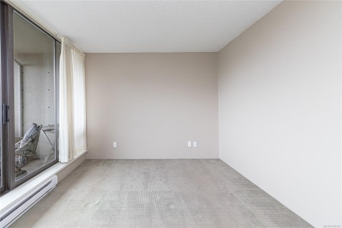 301-9805 Second St, Sidney, BC - Indoor Photo Showing Other Room