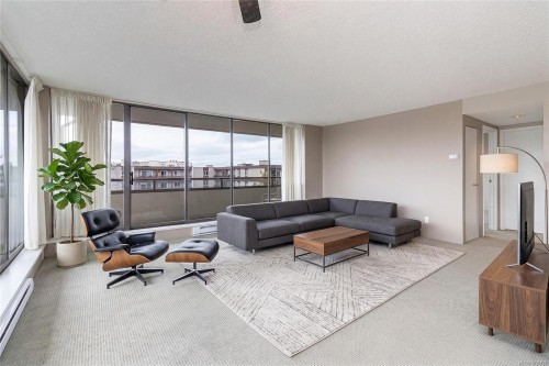 301-9805 Second St, Sidney, BC - Indoor Photo Showing Other Room